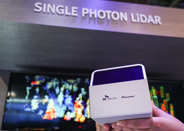 SK텔레콤과 파이오니아 스마트 센싱 이노베이션즈(이하 PSSI)는 7일(현지시간) 미국 라스베이거스에서 열리는 'CES 2020'에서 양사의 핵심 기술을 접목한 ‘차세대 Single Photon LiDAR(단일 광자 라이다)’ 시제품을 공개했다. 사진/SK텔레콤