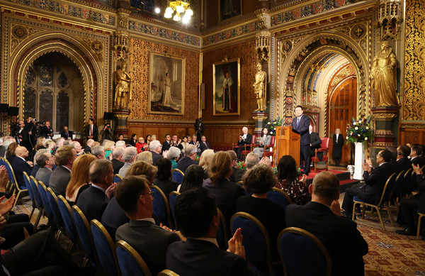 영국을 국빈 방문 중인 윤석열 대통령이 21일(현지시간) 런던의 의회인 웨스트민스터 궁 로열 갤러리에서 연설하고 있다. ⓒ연합뉴스