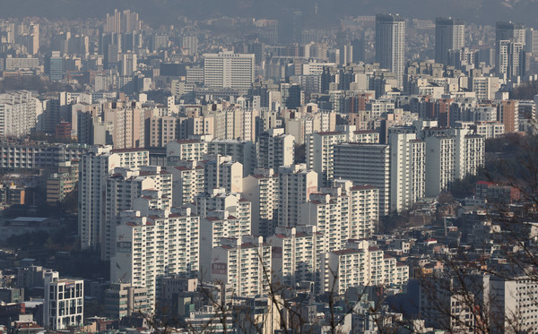 사진은 서울 남산에서 바라본 아파트 단지 모습. ⓒ연합뉴스